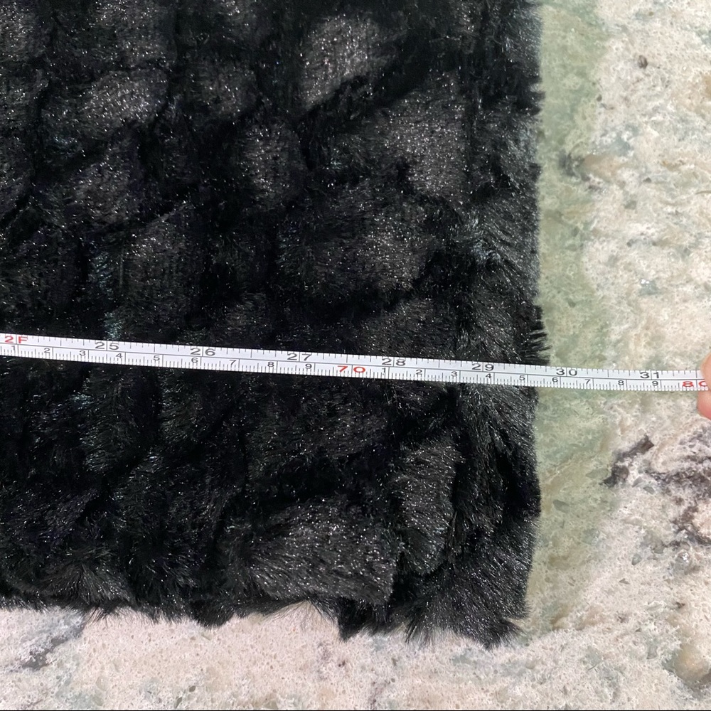 Amiee Lynn. Black Faux Fur Infinity Scarf - Picture 3 of 6